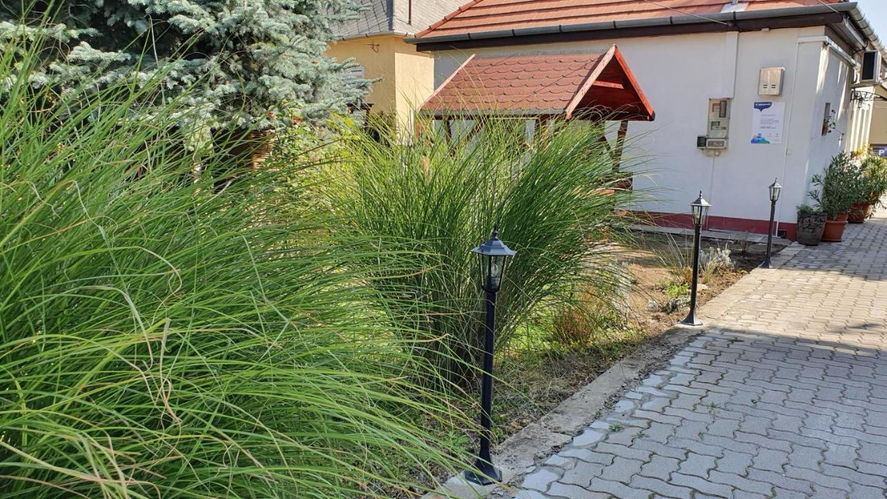 Ruttkai Vendégház Székesfehérvár Exterior foto