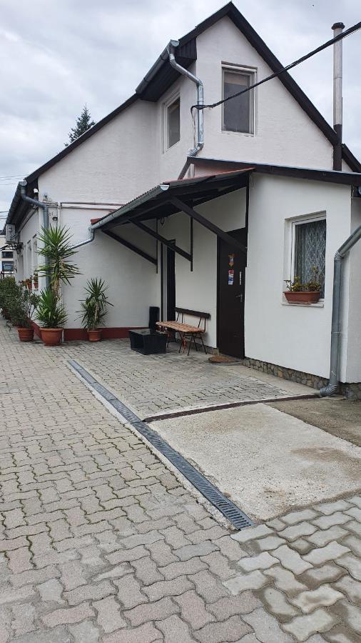 Ruttkai Vendégház Székesfehérvár Exterior foto