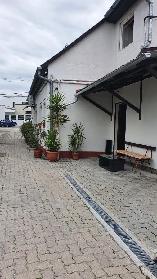Ruttkai Vendégház Székesfehérvár Exterior foto